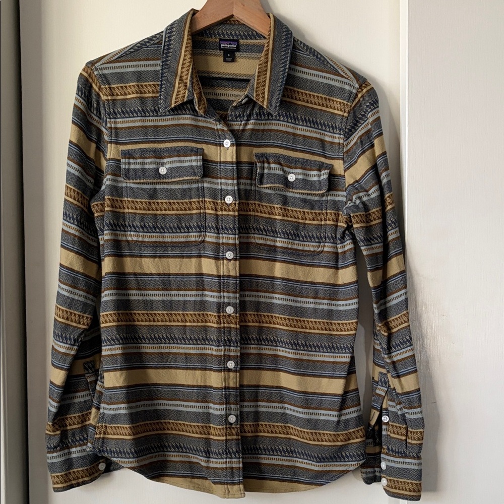 Patagonia Organic Cotton Fjord Flannel; great shape, S, midweight